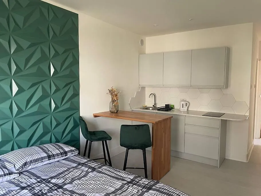 Апартаменты Studio 5 Mins From The Beach Брайтонн